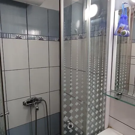 Alexandros Lägenhet