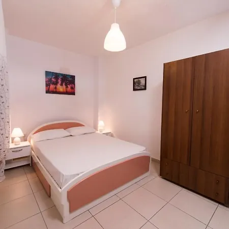 Apartment Alexandros